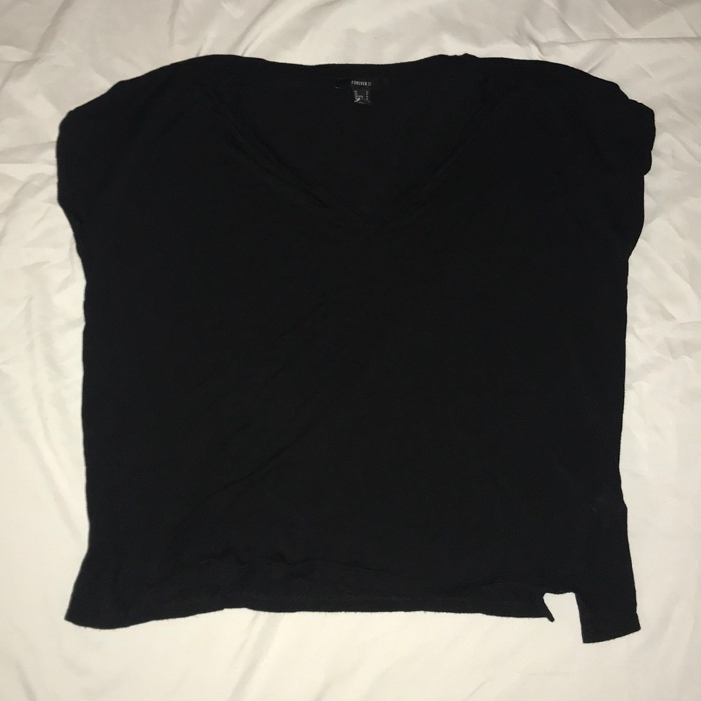 Black over sized V-neck tee